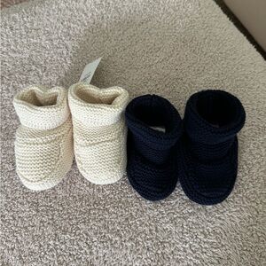 Gap baby booties